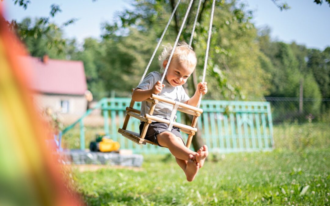Na co zwrócić uwagę przy wyborze placu zabaw do przydomowego ogrodu?